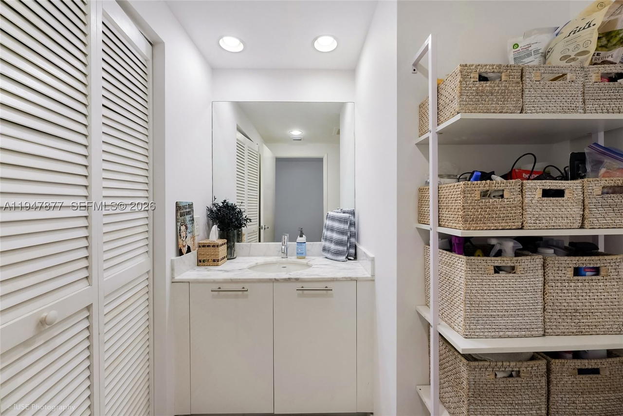 Real estate property located at 951 Brickell Ave #1110, Miami-dade, The Plaza 901 Brickell Co, Miami, FL