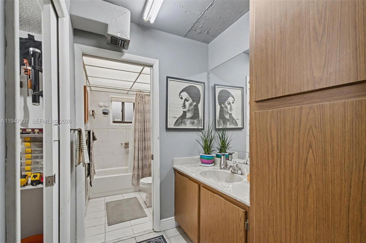 Real estate property located at , Miami-dade, The Horizons Condo #7, Miami, FL