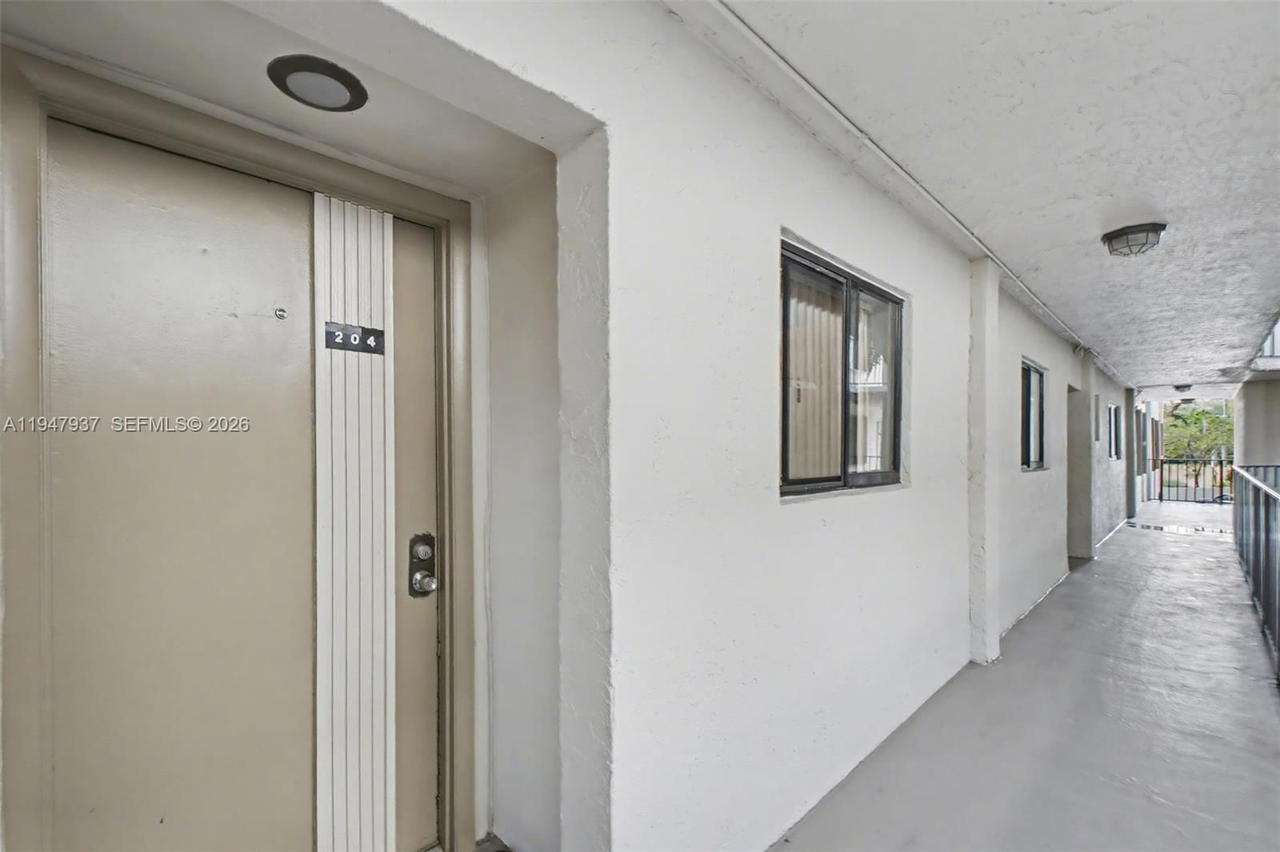 Real estate property located at , Miami-dade, The Horizons Condo #7, Miami, FL