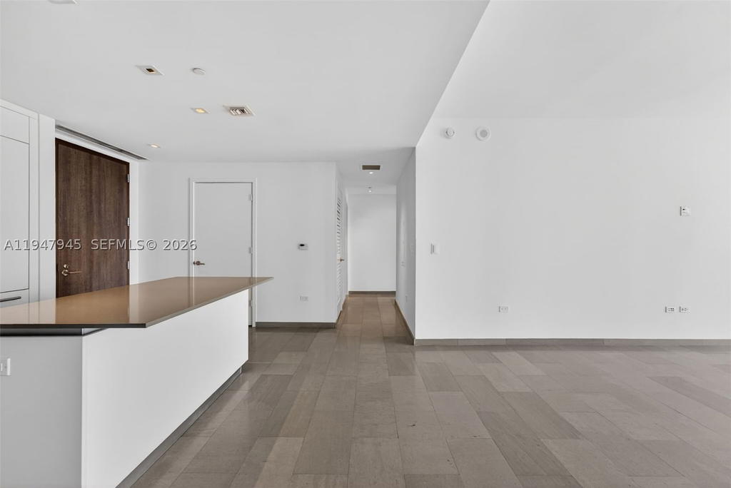 Real estate property located at 68 6th St #2110, Miami-dade, Reach Condo, Miami, FL