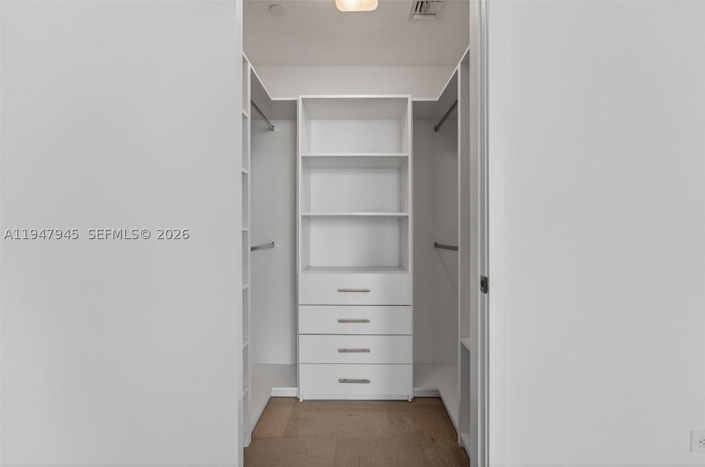 Real estate property located at 68 6th St #2110, Miami-dade, Reach Condo, Miami, FL