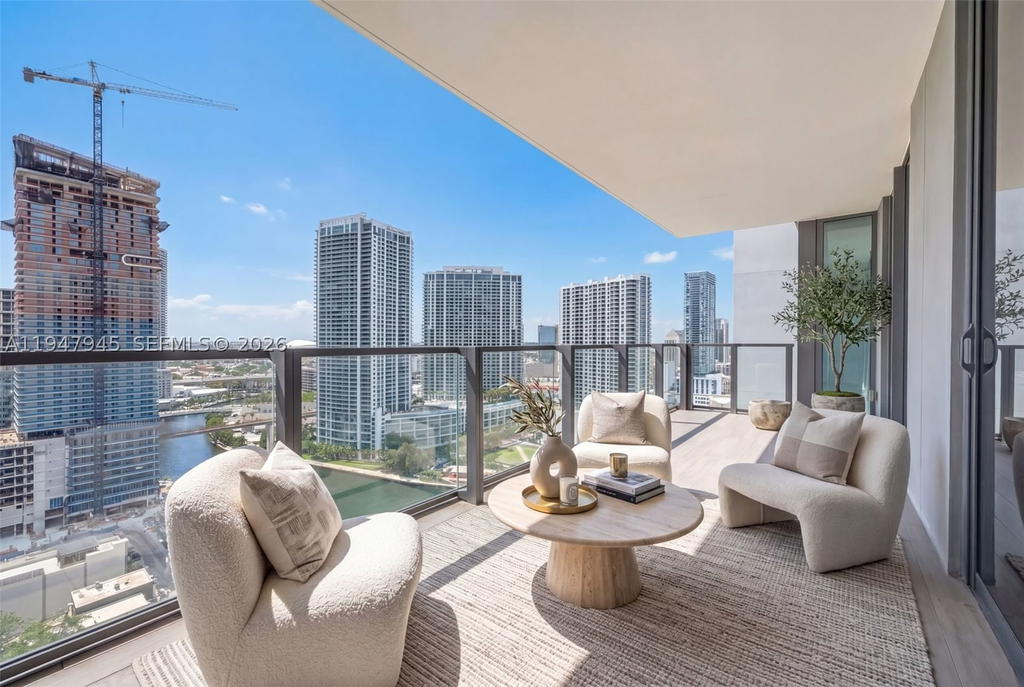 Real estate property located at 68 6th St #2110, Miami-dade, Reach Condo, Miami, FL
