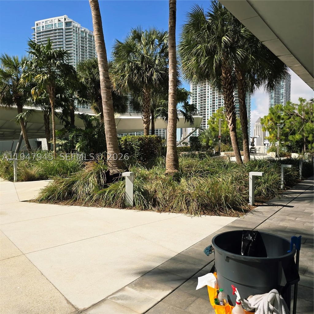 Real estate property located at 68 6th St #2110, Miami-dade, Reach Condo, Miami, FL
