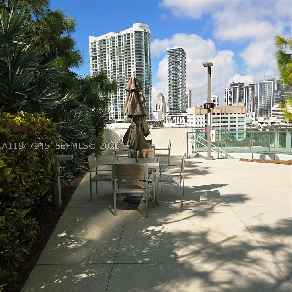 Real estate property located at 68 6th St #2110, Miami-dade, Reach Condo, Miami, FL