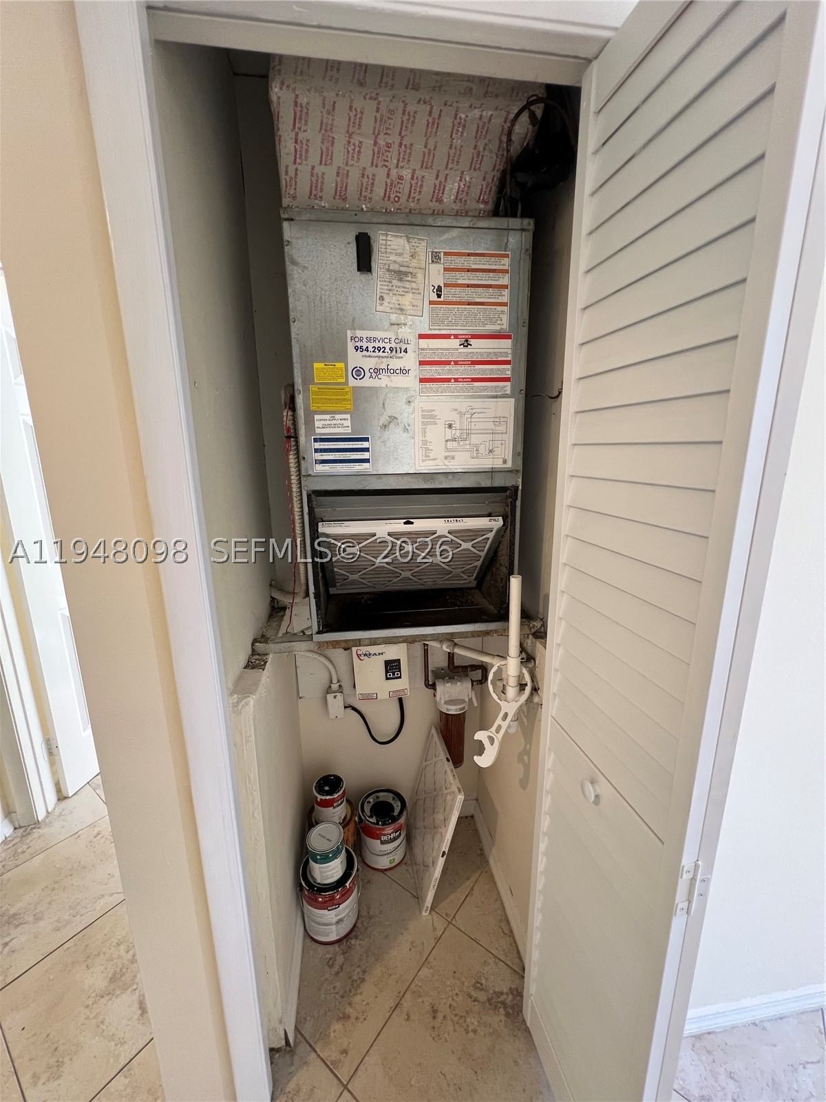 Real estate property located at 379 Lakeview Dr #205, Broward, Racquet Club Apts At Bona, Weston, FL