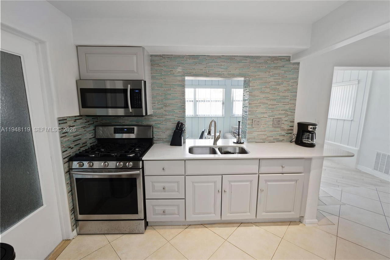 Real estate property located at 6541 24th St, Broward, Sunrise Golf Village Sec, Sunrise, FL