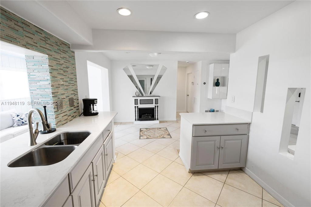 Real estate property located at 6541 24th St, Broward, Sunrise Golf Village Sec, Sunrise, FL