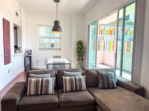 Real estate property located at 1250 Miami Ave #801, Miami-dade, Vue At Brickell Condo, Miami, FL