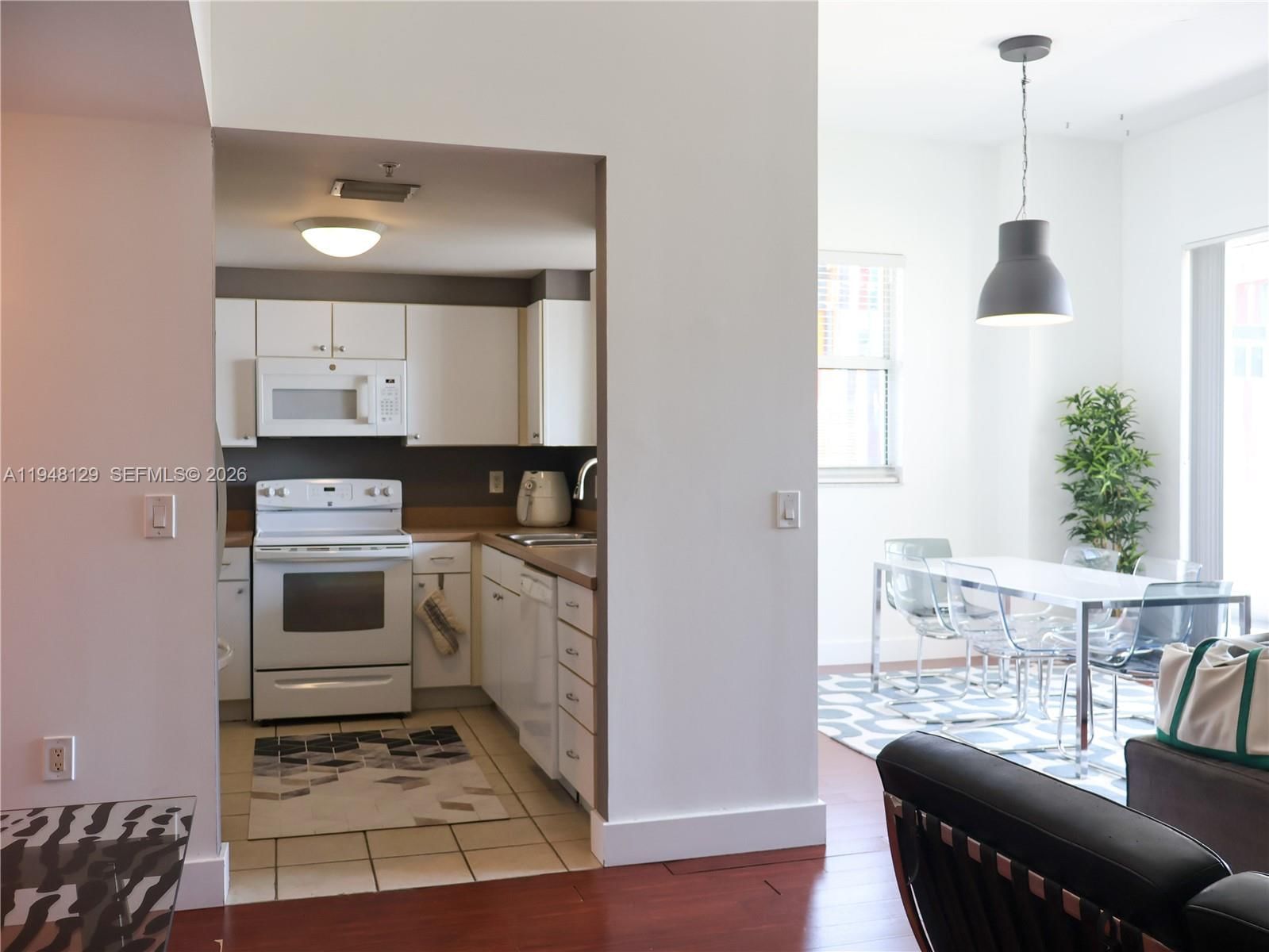 Real estate property located at 1250 Miami Ave #801, Miami-dade, Vue At Brickell Condo, Miami, FL