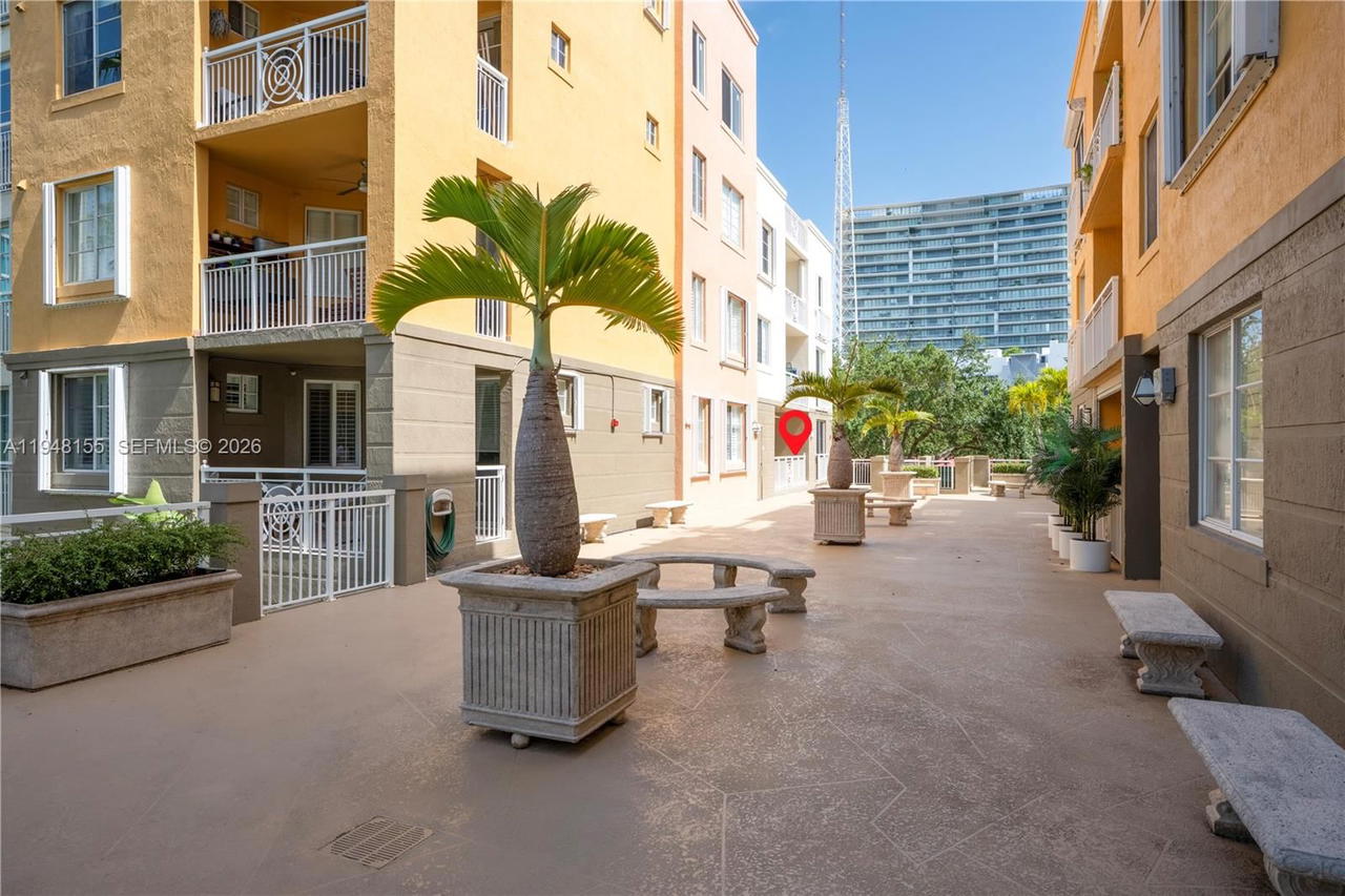 Real estate property located at 100 Meridian Ave #216, Miami-dade, The Courts At South Beach, Miami Beach, FL