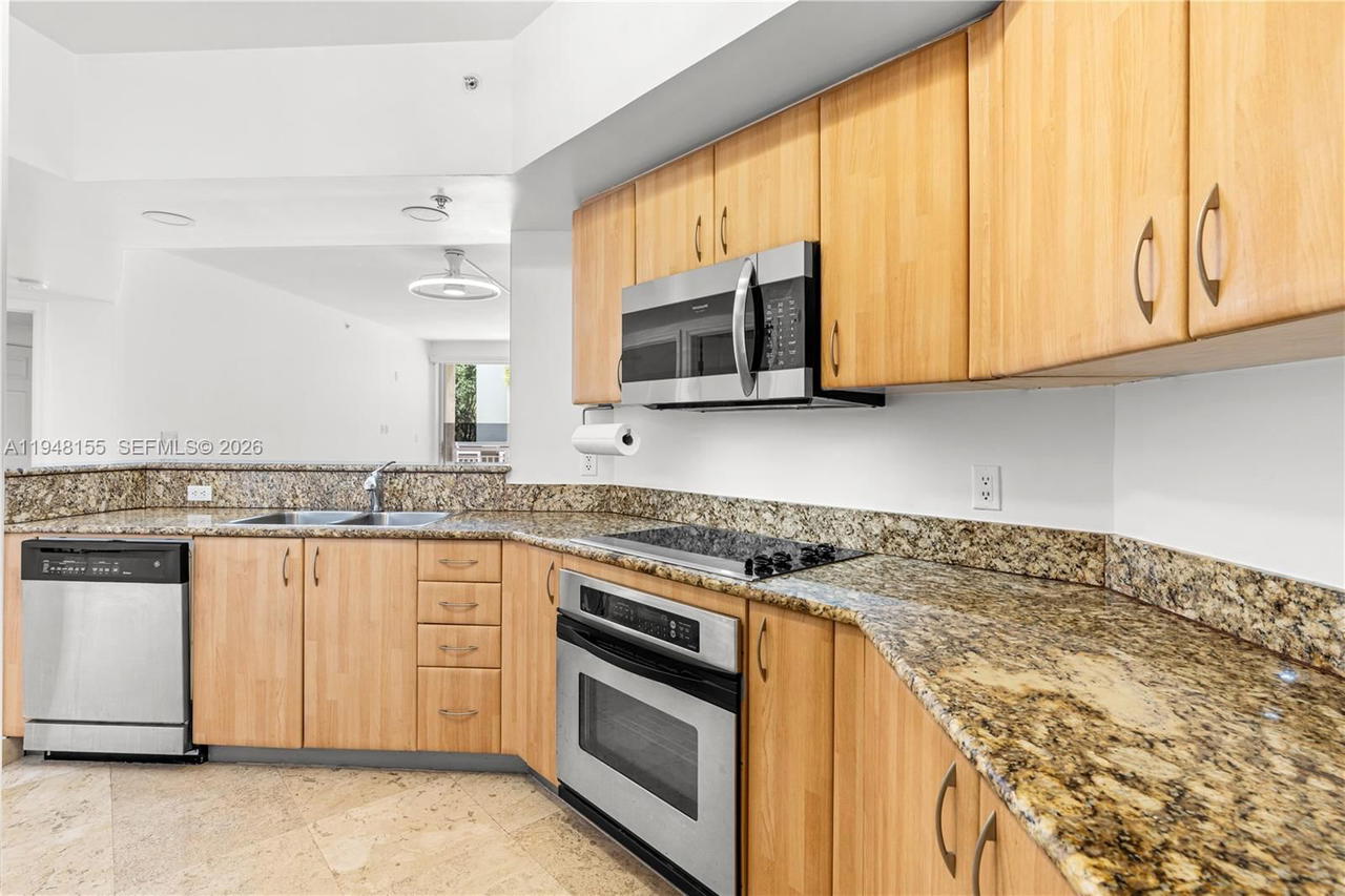 Real estate property located at 100 Meridian Ave #216, Miami-dade, The Courts At South Beach, Miami Beach, FL
