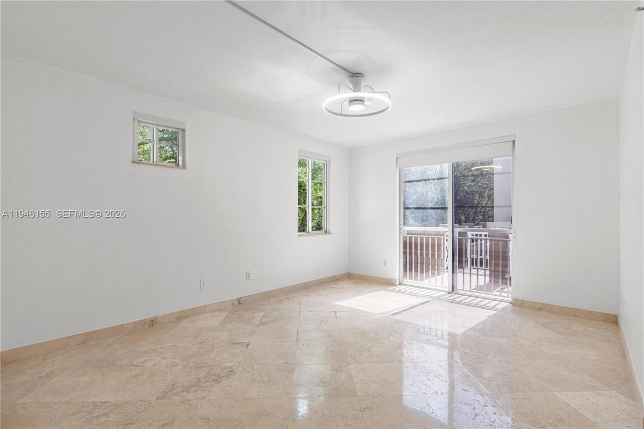 Real estate property located at 100 Meridian Ave #216, Miami-dade, The Courts At South Beach, Miami Beach, FL