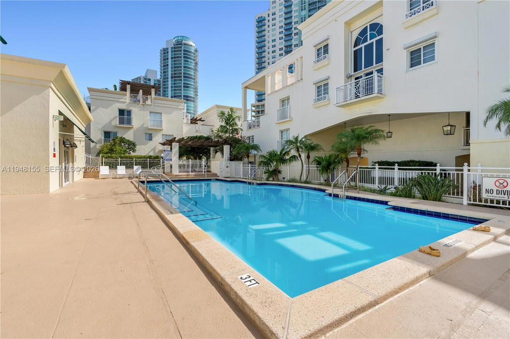 Real estate property located at 100 Meridian Ave #216, Miami-dade, The Courts At South Beach, Miami Beach, FL