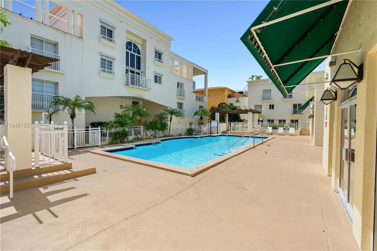 Real estate property located at 100 Meridian Ave #216, Miami-dade, The Courts At South Beach, Miami Beach, FL