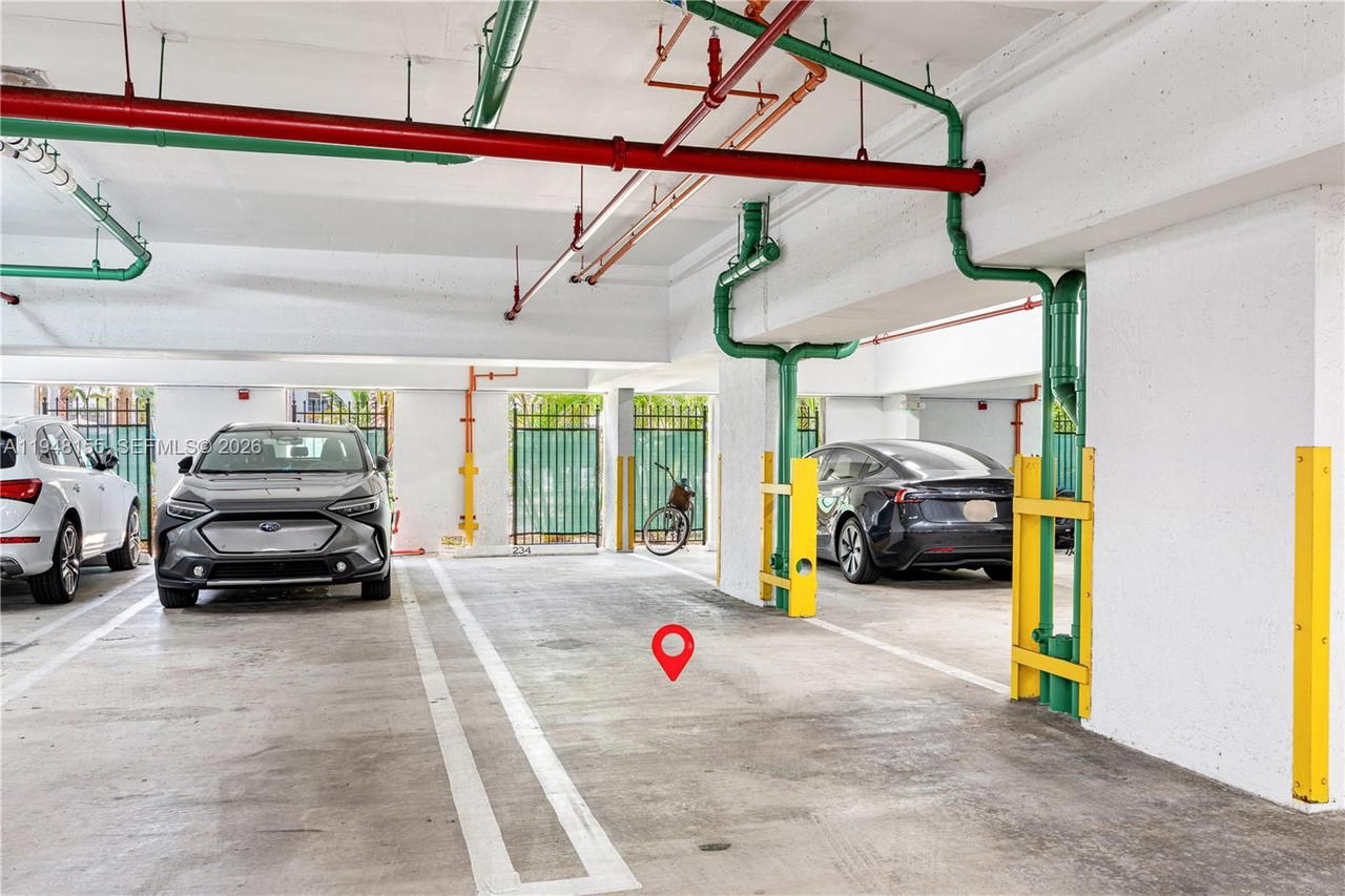 Real estate property located at 100 Meridian Ave #216, Miami-dade, The Courts At South Beach, Miami Beach, FL