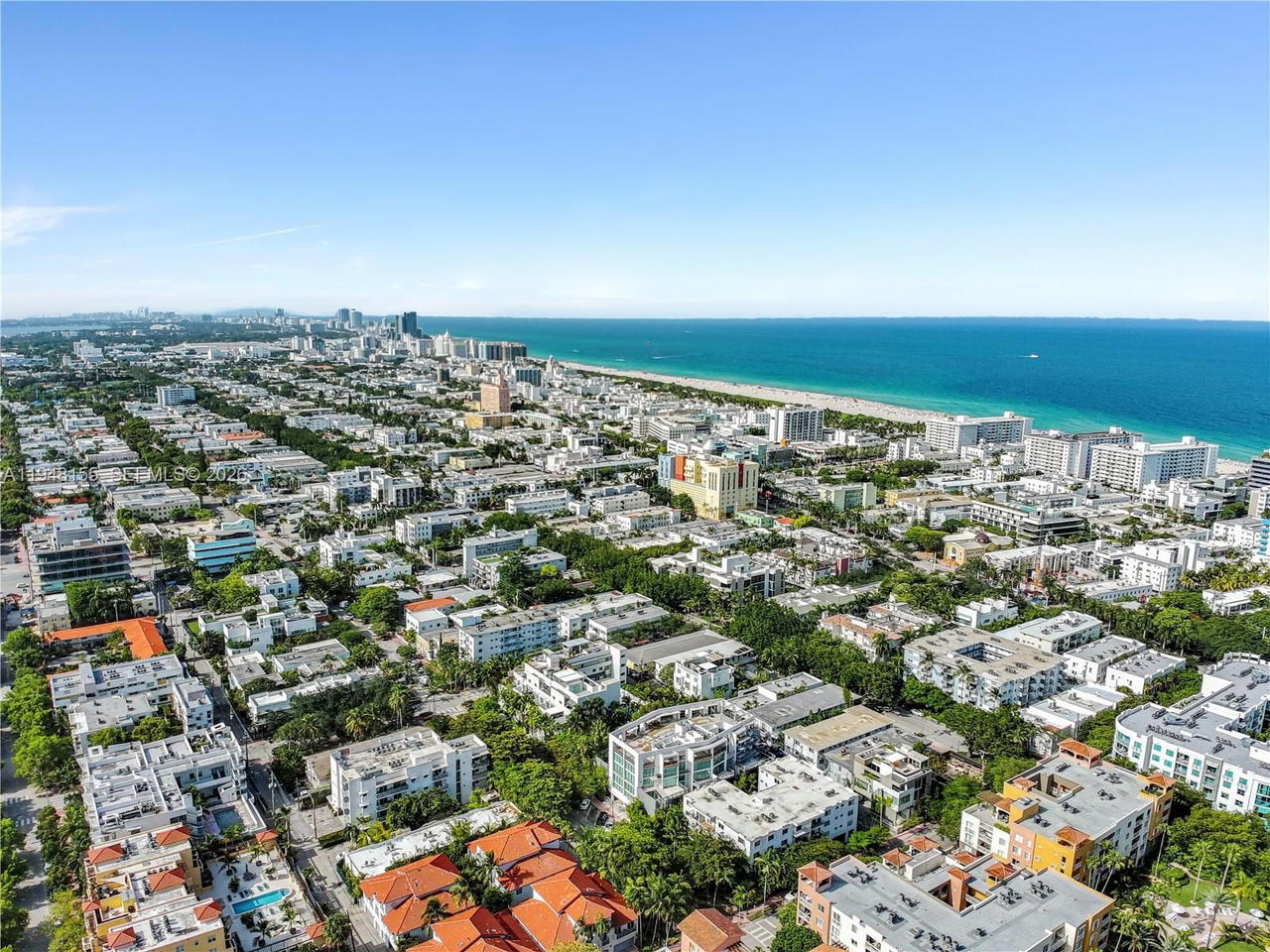 Real estate property located at 100 Meridian Ave #216, Miami-dade, The Courts At South Beach, Miami Beach, FL
