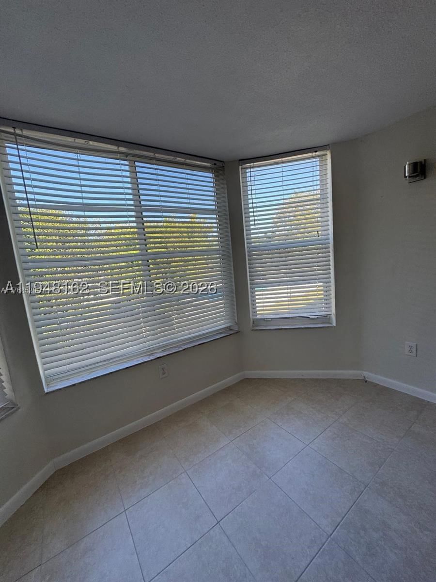 Real estate property located at 1201 191st St G313, Miami-dade, Rolling Green Condo G, Miami, FL