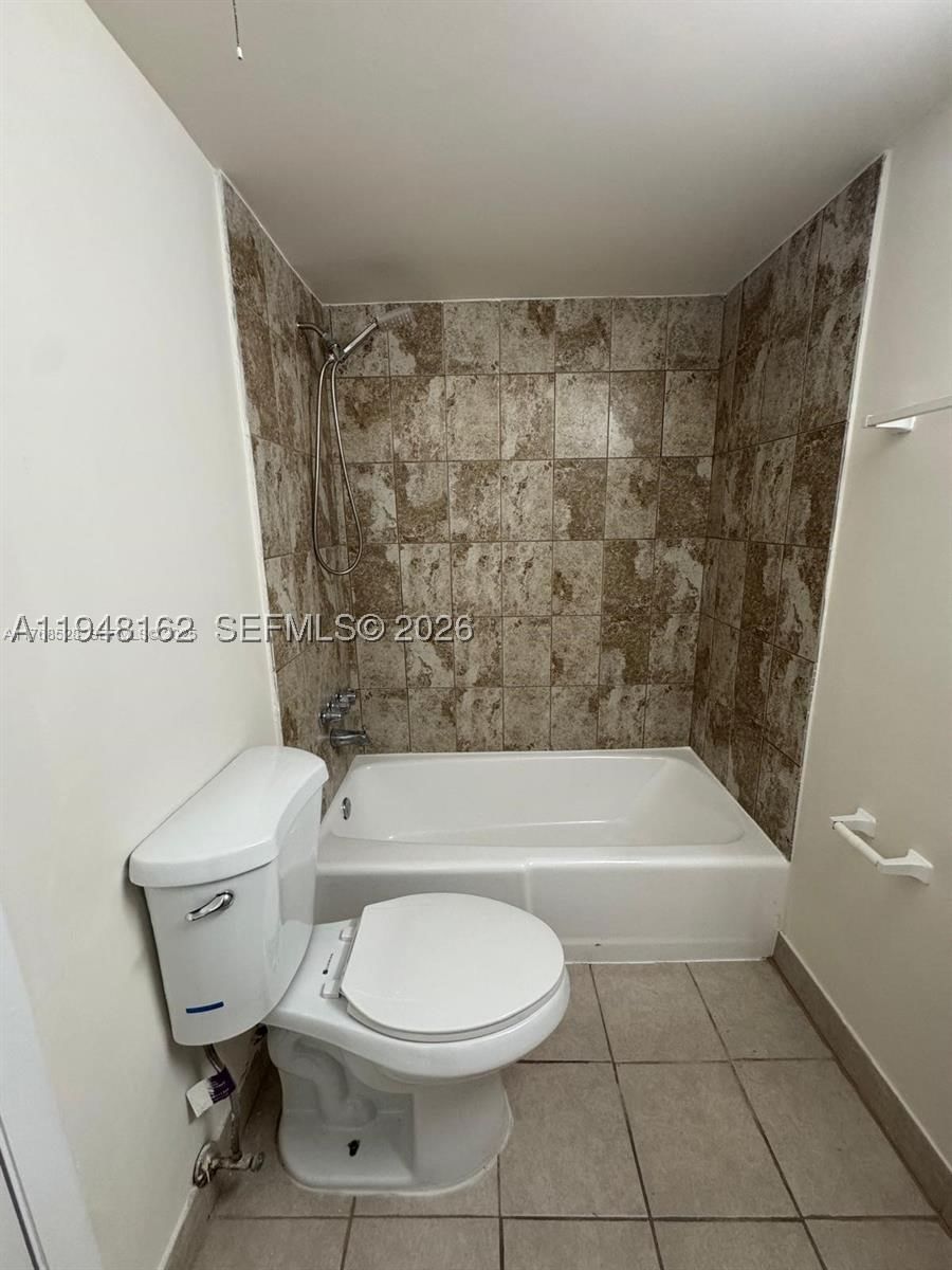 Real estate property located at 1201 191st St G313, Miami-dade, Rolling Green Condo G, Miami, FL