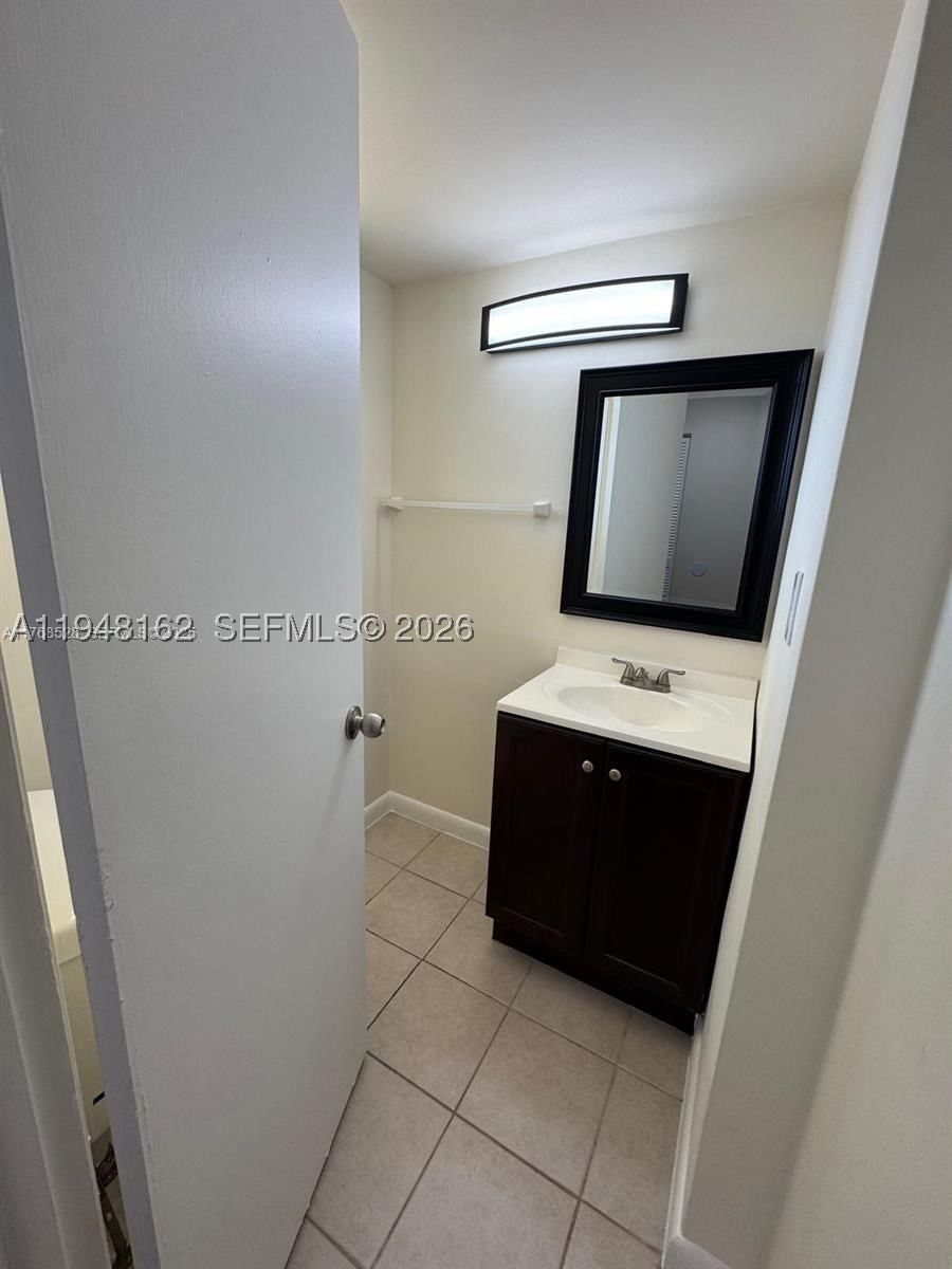 Real estate property located at 1201 191st St G313, Miami-dade, Rolling Green Condo G, Miami, FL