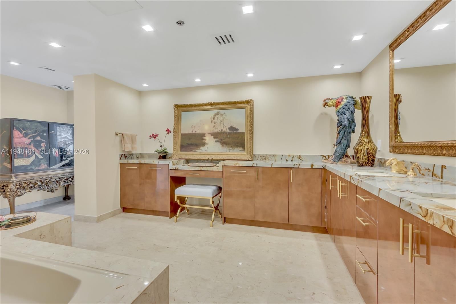 Real estate property located at 11113 Biscayne Blvd PH8, Miami-dade, Jockey Club Iii Condo, Miami, FL