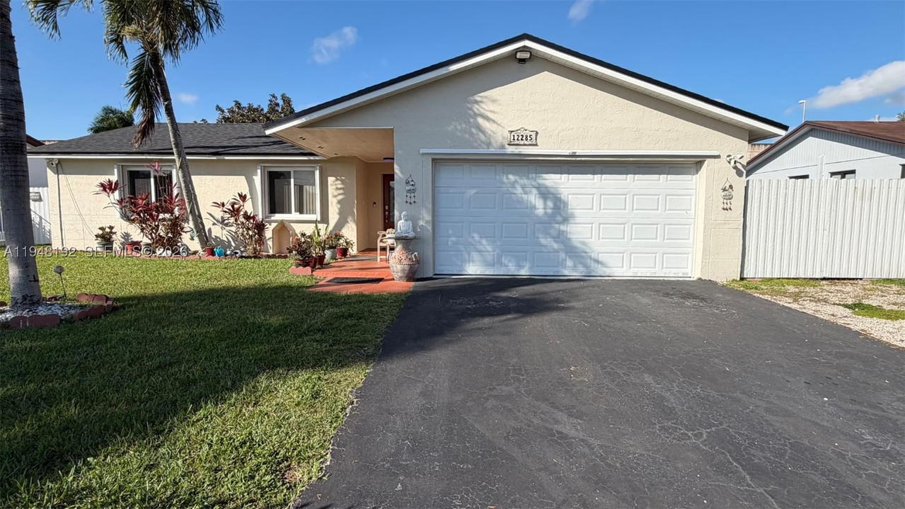 Real estate property located at 12285 257th Ter, Miami-dade, Meadow Wood Manor Sec 9, Homestead, FL