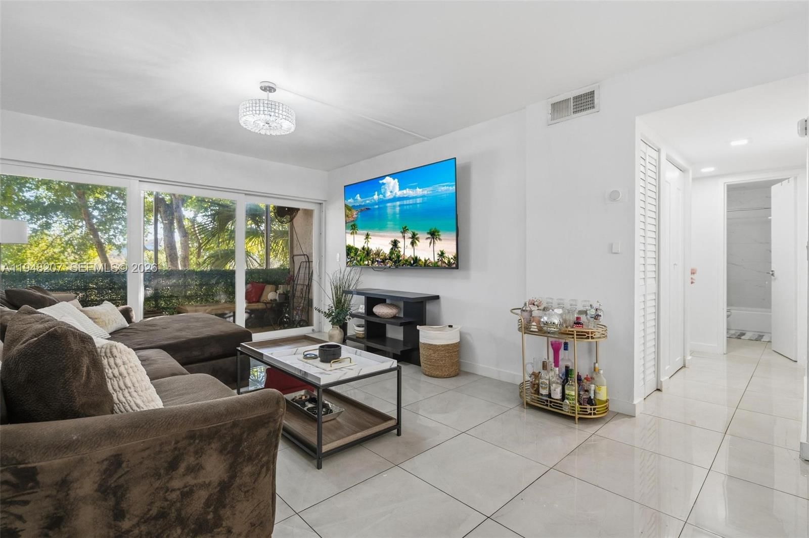 Real estate property located at 469 Pine Island Rd B302, Broward, Plantation Pines Phase 1, Plantation, FL