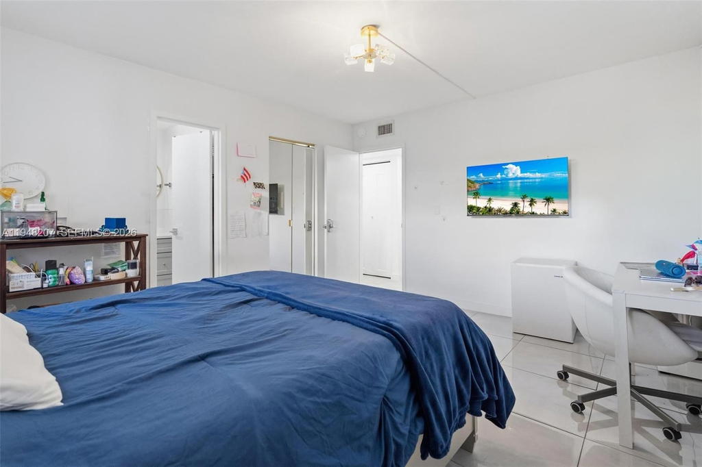 Real estate property located at 469 Pine Island Rd B302, Broward, Plantation Pines Phase 1, Plantation, FL