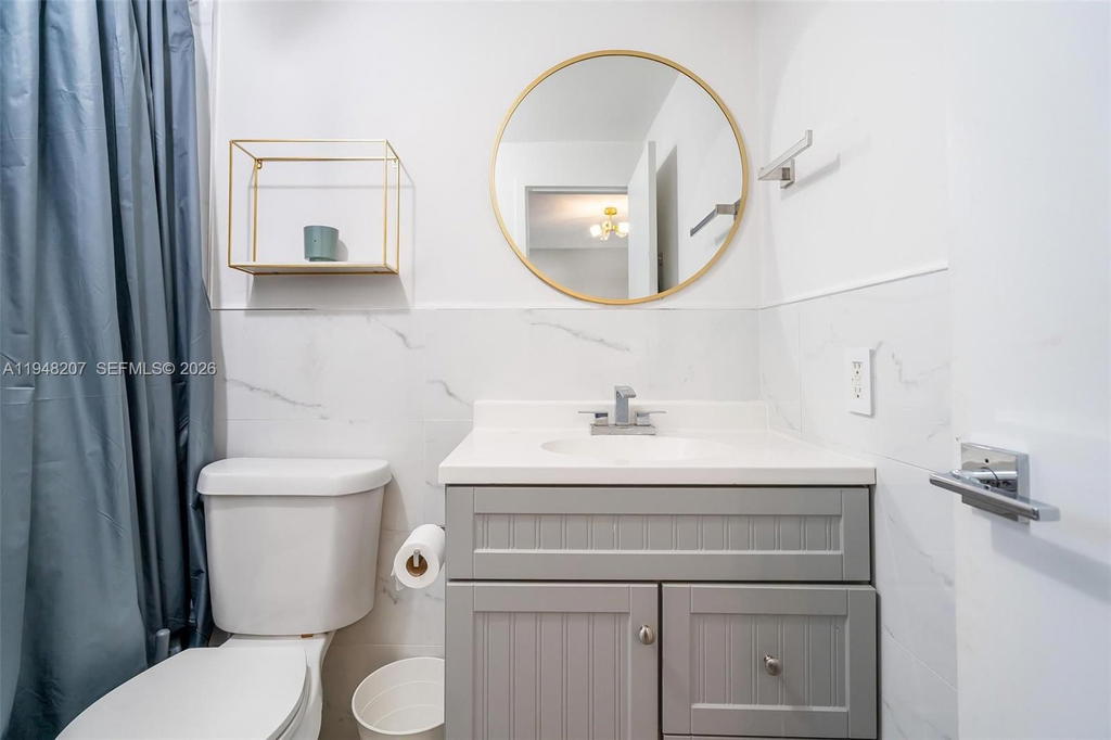 Real estate property located at 469 Pine Island Rd B302, Broward, Plantation Pines Phase 1, Plantation, FL