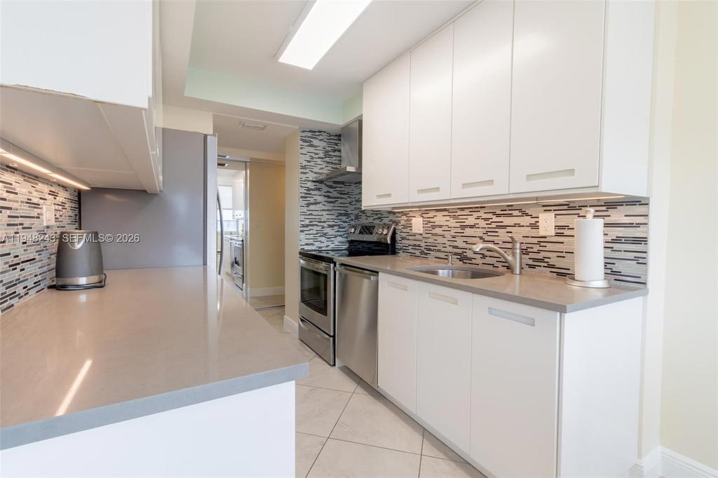Real estate property located at 250 174th St #1118, Miami-dade, Winston Towers 100 Condo, Sunny Isles Beach, FL