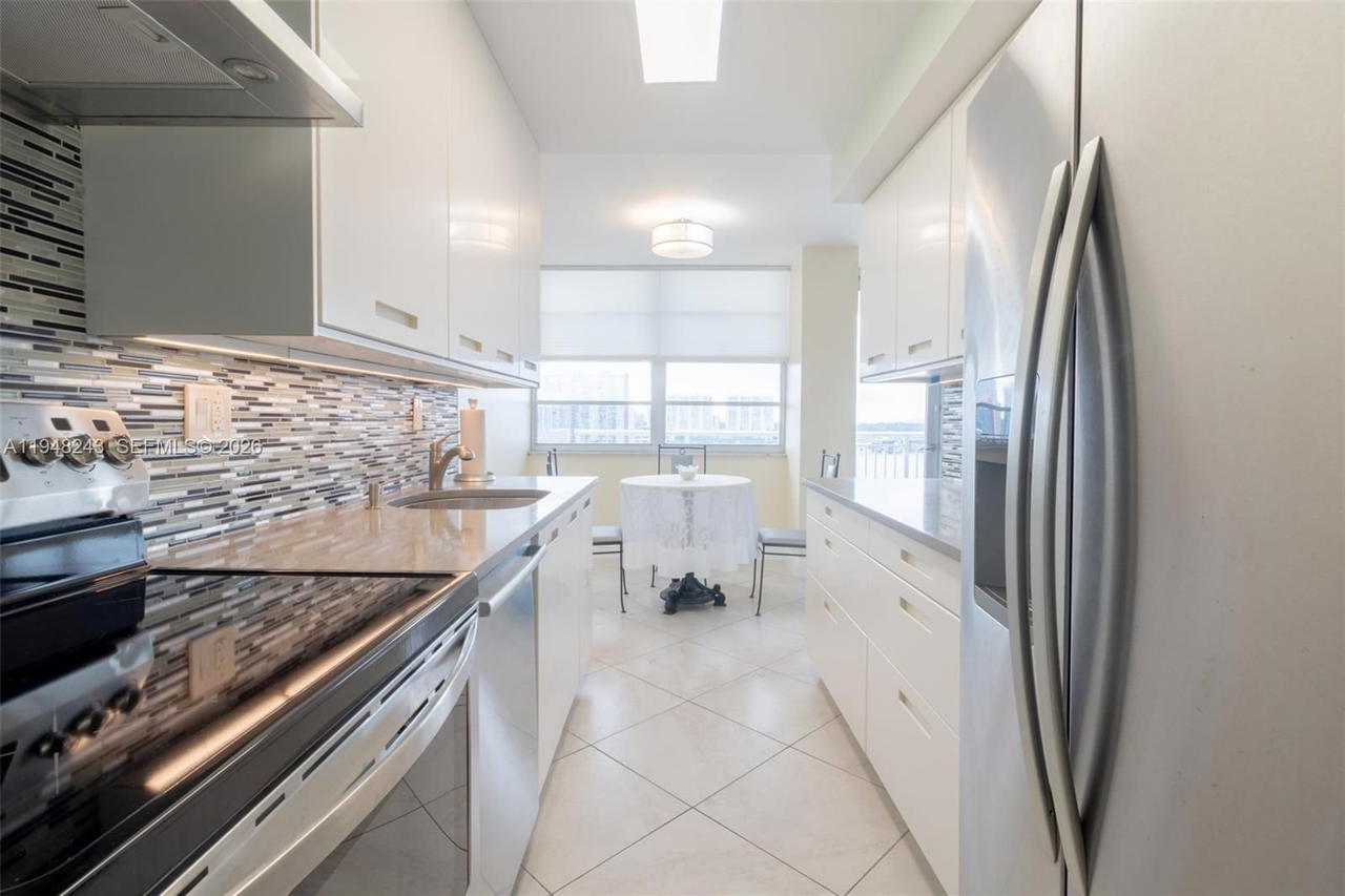 Real estate property located at 250 174th St #1118, Miami-dade, Winston Towers 100 Condo, Sunny Isles Beach, FL