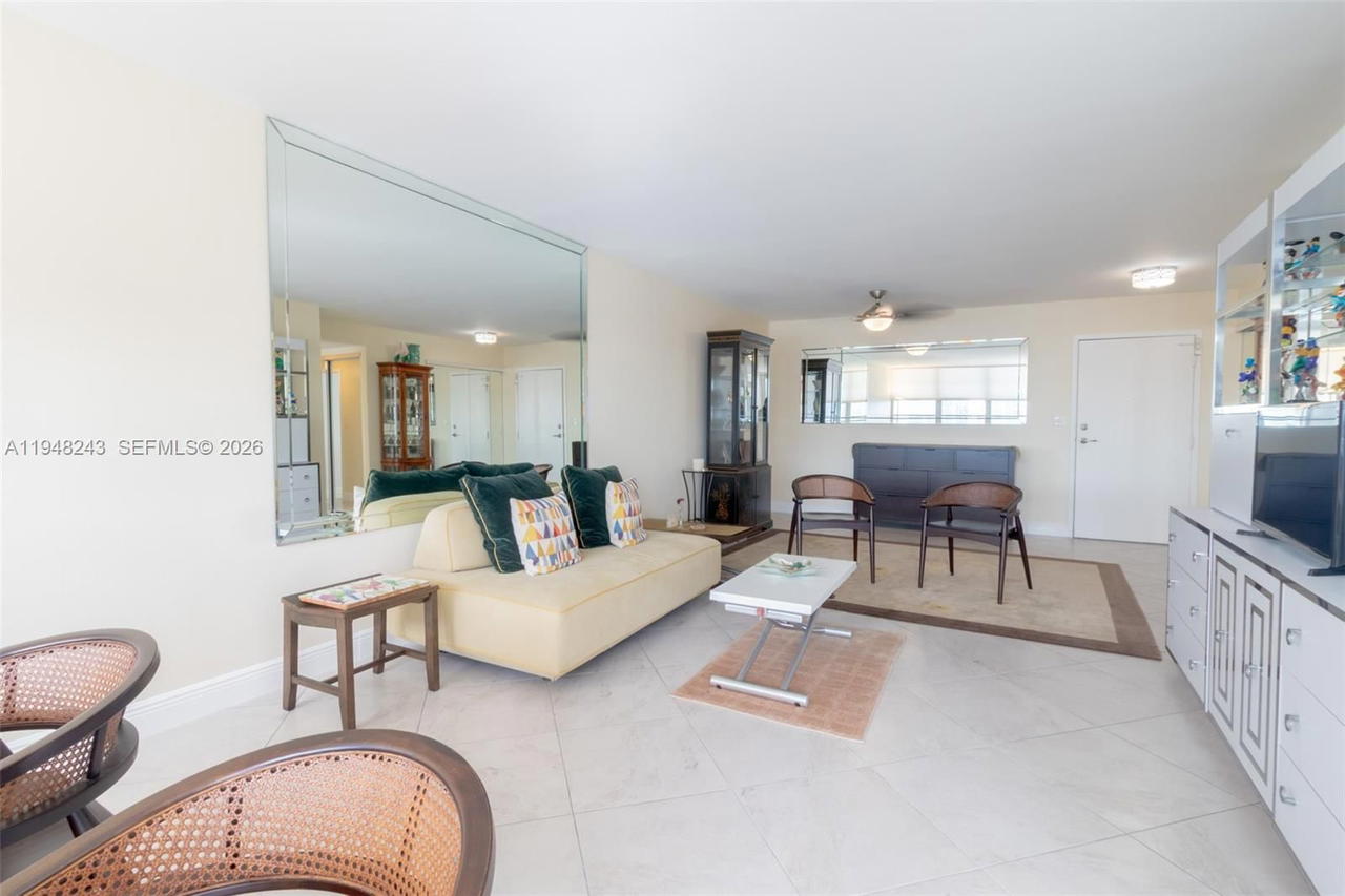 Real estate property located at 250 174th St #1118, Miami-dade, Winston Towers 100 Condo, Sunny Isles Beach, FL