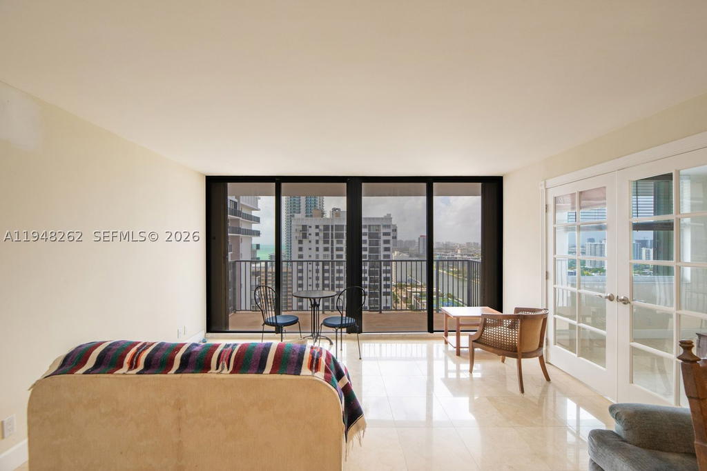 Real estate property located at 2101 Ocean Dr #2608, Broward, Quadomain Tower I And Iv, Hollywood, FL