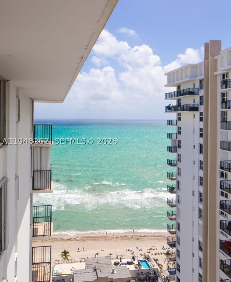 Real estate property located at 2101 Ocean Dr #2608, Broward, Quadomain Tower I And Iv, Hollywood, FL