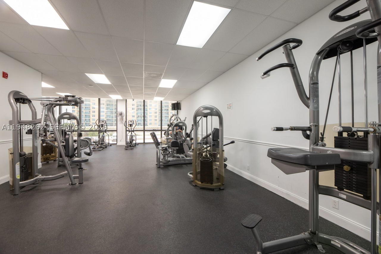 Real estate property located at 2101 Ocean Dr #2608, Broward, Quadomain Tower I And Iv, Hollywood, FL