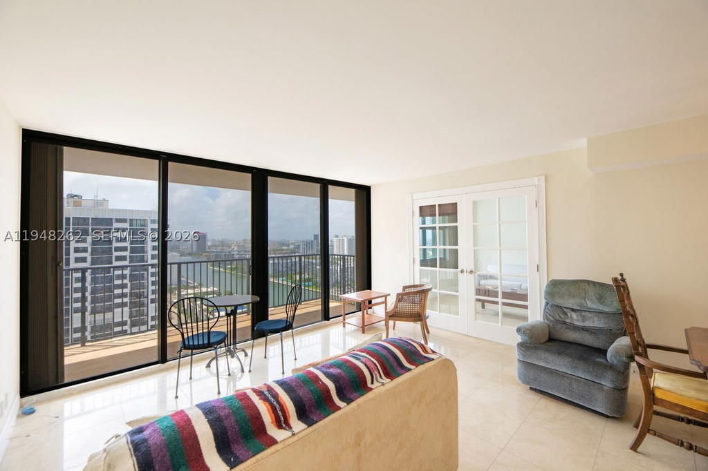 Real estate property located at 2101 Ocean Dr #2608, Broward, Quadomain Tower I And Iv, Hollywood, FL