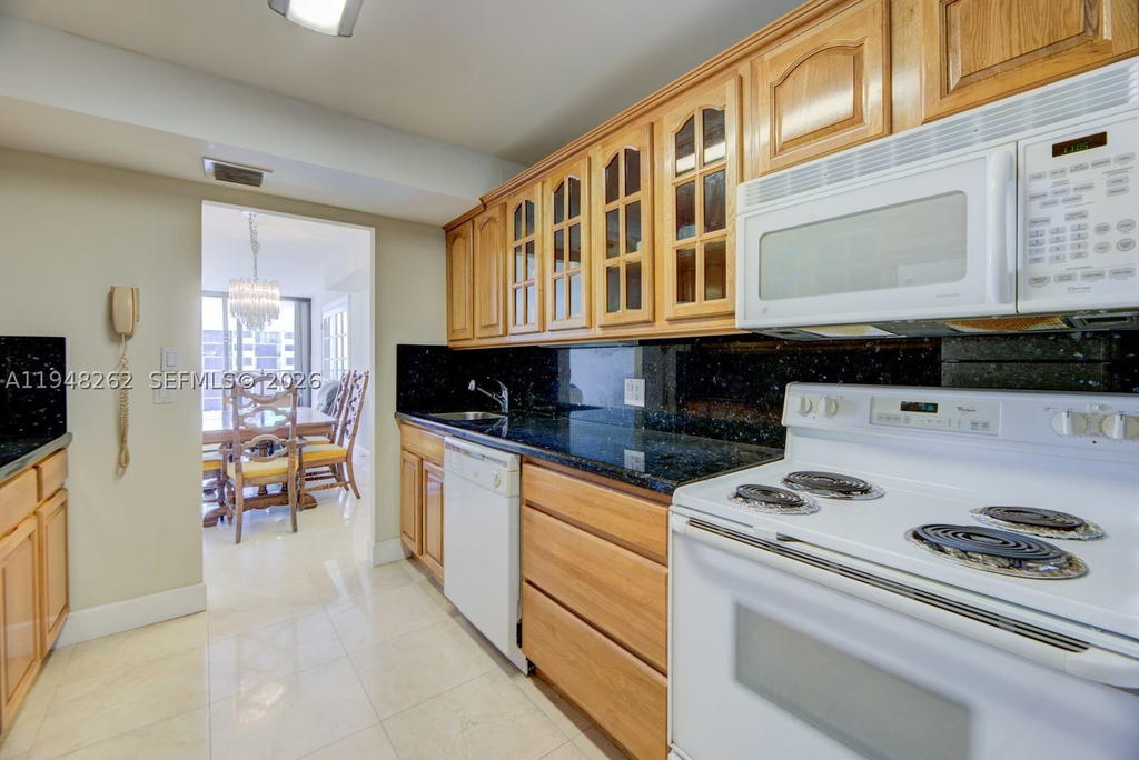 Real estate property located at 2101 Ocean Dr #2608, Broward, Quadomain Tower I And Iv, Hollywood, FL