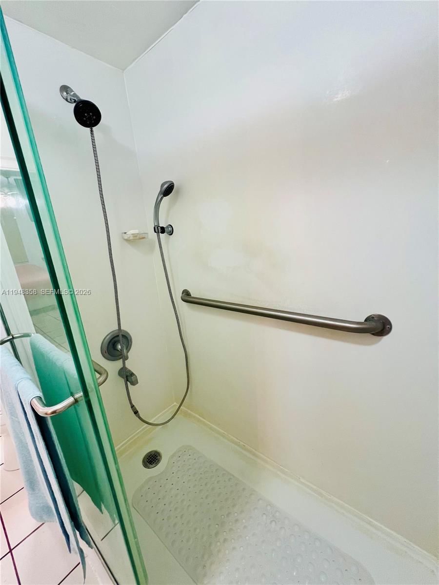 Real estate property located at 1331 Lincoln Rd #701, Miami-dade, Lincoln West Towers Condo, Miami Beach, FL