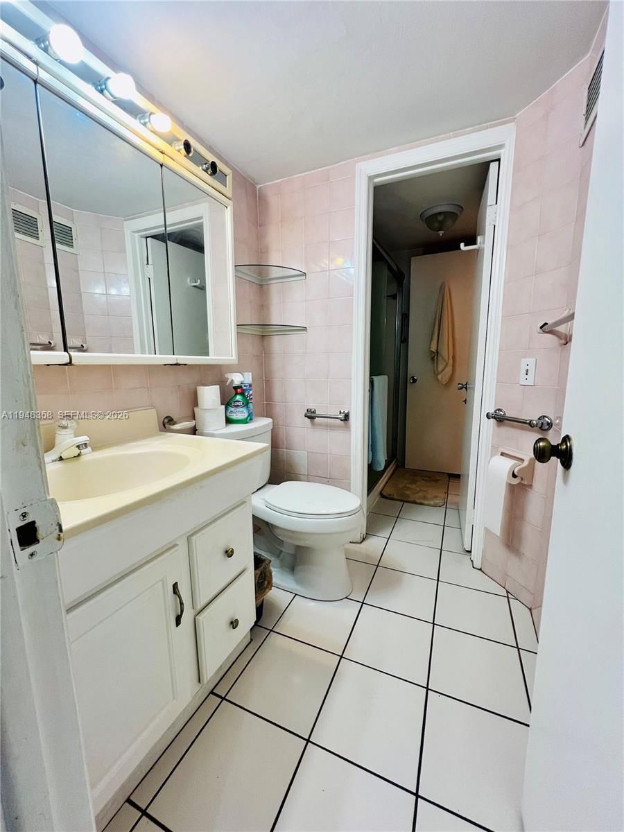 Real estate property located at 1331 Lincoln Rd #701, Miami-dade, Lincoln West Towers Condo, Miami Beach, FL