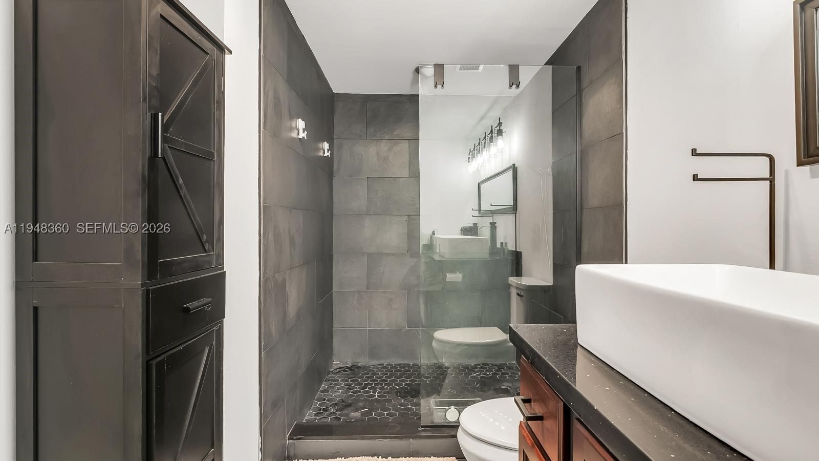 Real estate property located at 3800 Hillcrest Dr #401, Broward, Hillcrest East No 25 Cond, Hollywood, FL