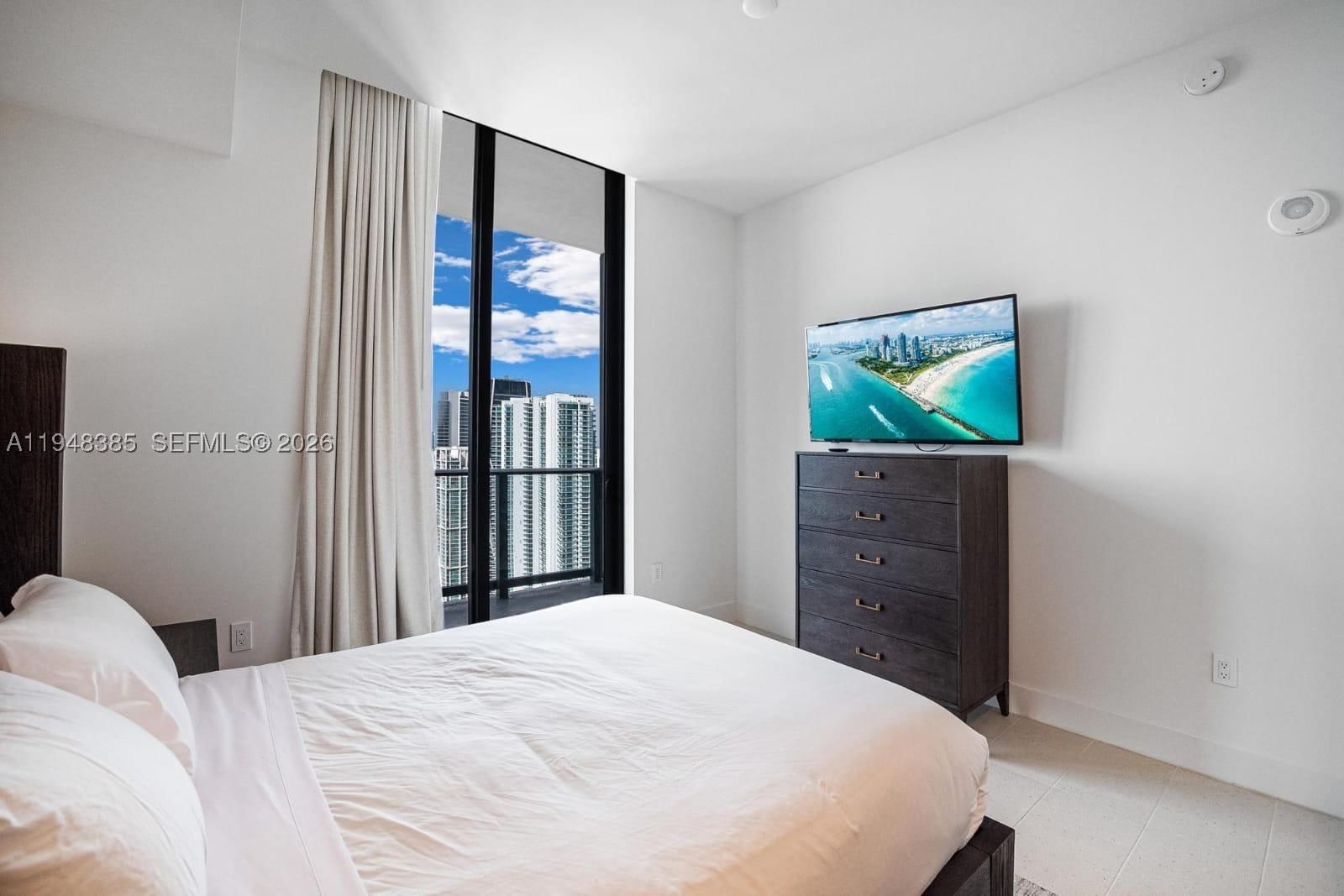 Real estate property located at 159 6th St #5101, Miami-dade, 159 Ne 6th Street Condo, Miami, FL