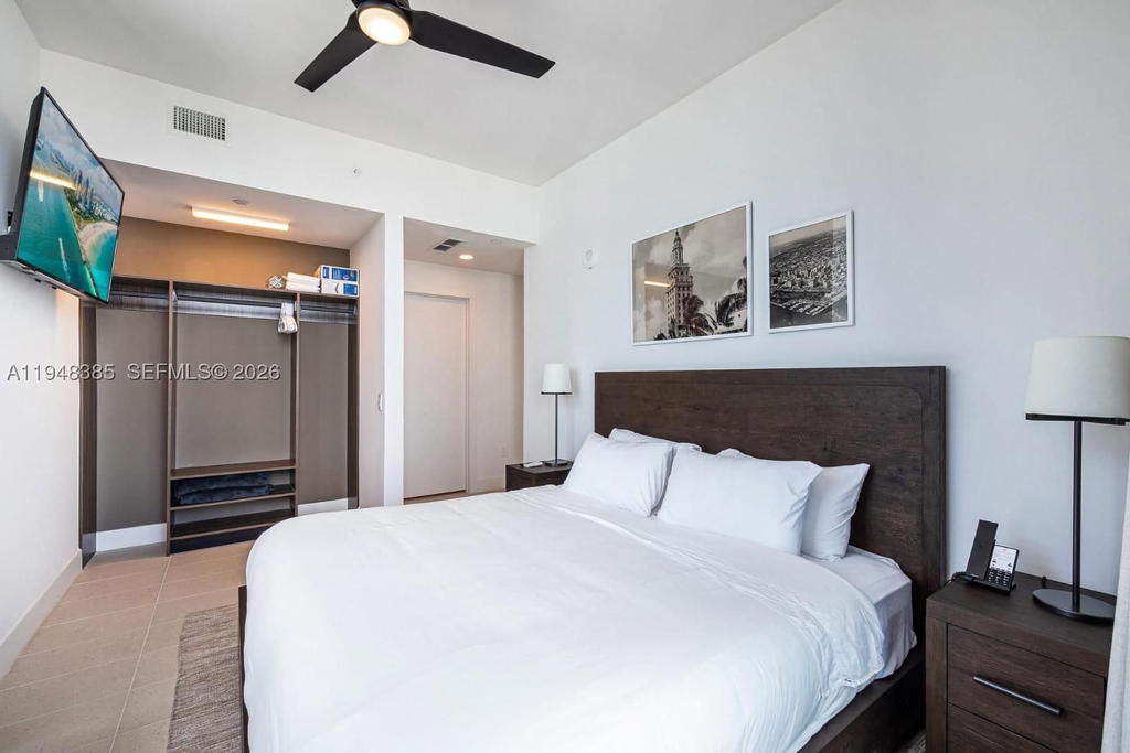 Real estate property located at 159 6th St #5101, Miami-dade, 159 Ne 6th Street Condo, Miami, FL