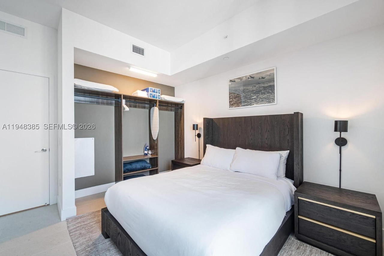 Real estate property located at 159 6th St #5101, Miami-dade, 159 Ne 6th Street Condo, Miami, FL
