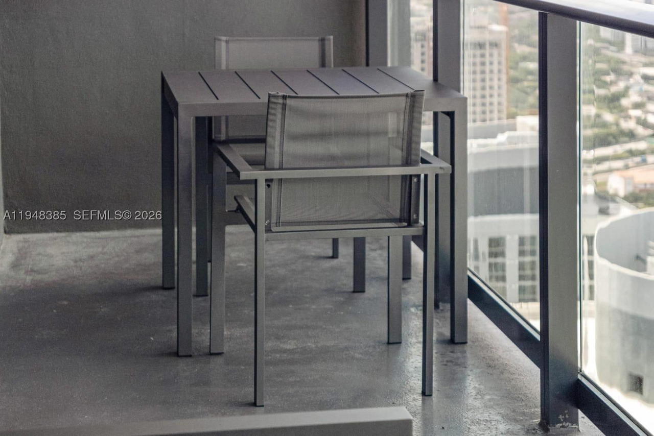 Real estate property located at 159 6th St #5101, Miami-dade, 159 Ne 6th Street Condo, Miami, FL