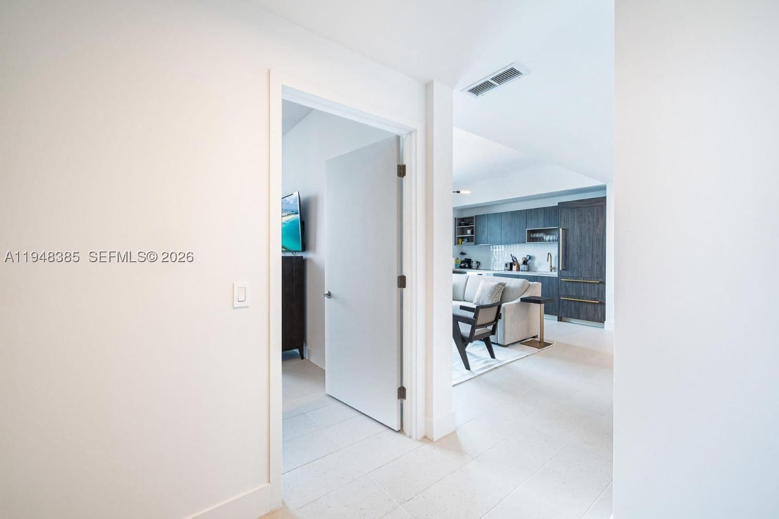 Real estate property located at 159 6th St #5101, Miami-dade, 159 Ne 6th Street Condo, Miami, FL
