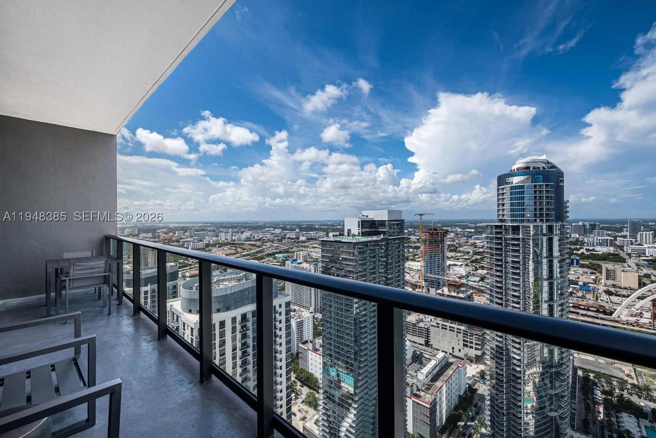Real estate property located at 159 6th St #5101, Miami-dade, 159 Ne 6th Street Condo, Miami, FL