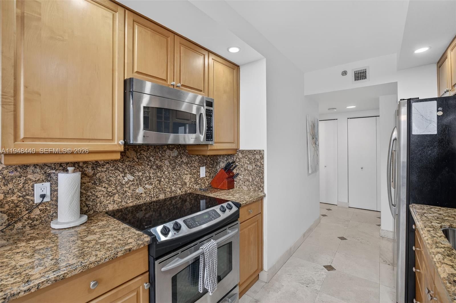 Real estate property located at 1000 Island Blvd #2105, Miami-dade, 1000 Isl Blvd Williams Is, Aventura, FL