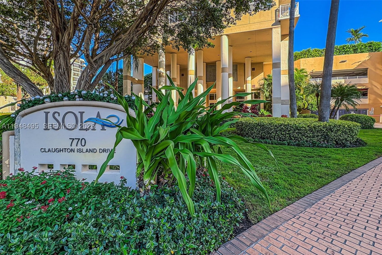 Real estate property located at 770 Claughton Island Dr #409, Miami-dade, Isola Condo, Miami, FL