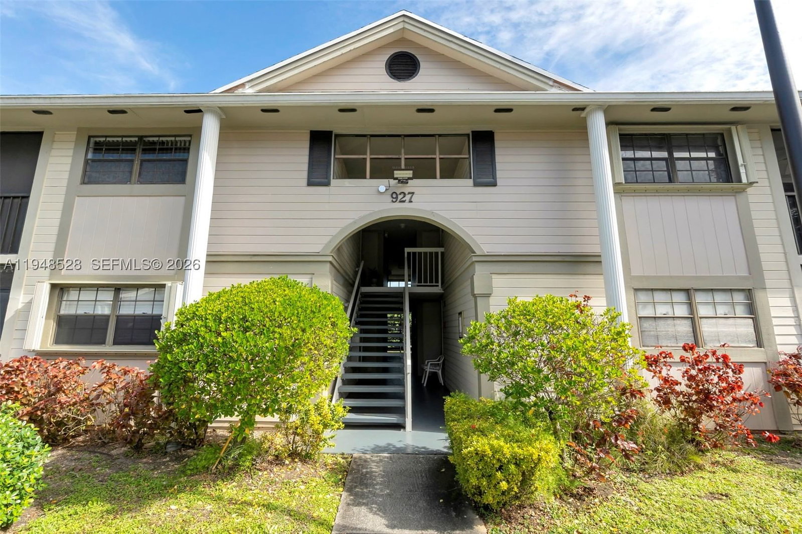 Real estate property located at 927 199th St #202, Miami-dade, Carmel California Club Co, Miami, FL