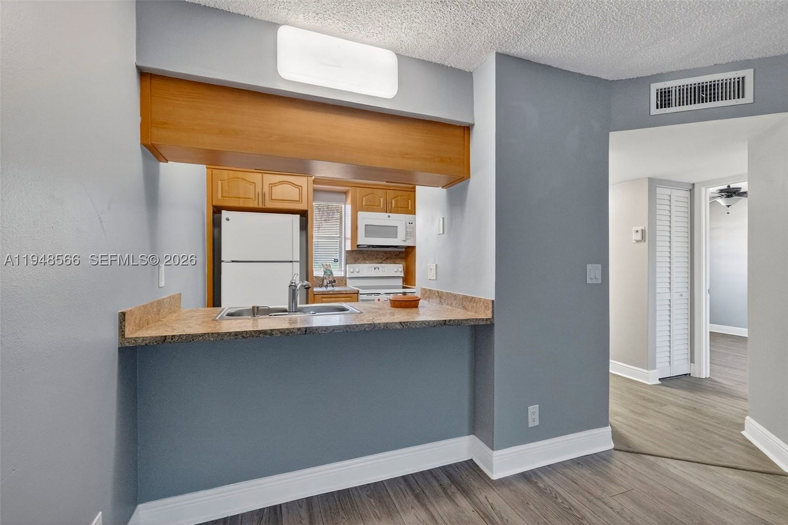 Real estate property located at 908 Twin Lakes Dr #8-C, Broward, Lakewood Village, Coral Springs, FL