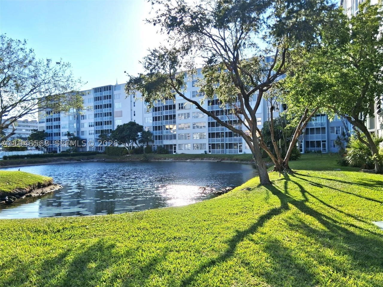 Real estate property located at 1700 191st St #202, Miami-dade, Jade Winds Grp Easter Lil, Miami, FL
